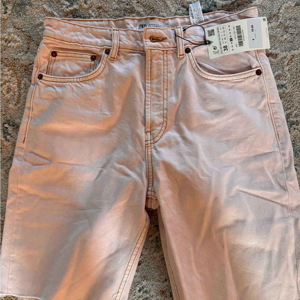 Zara Women's Light Pink Straight Leg Jeans shorts.